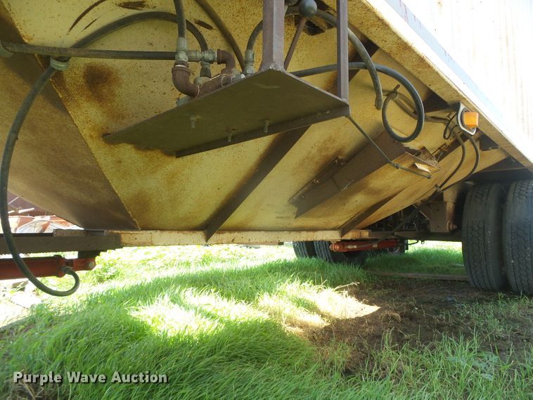 image for item DD0392 1999 shop built single hopper bottom grain trailer