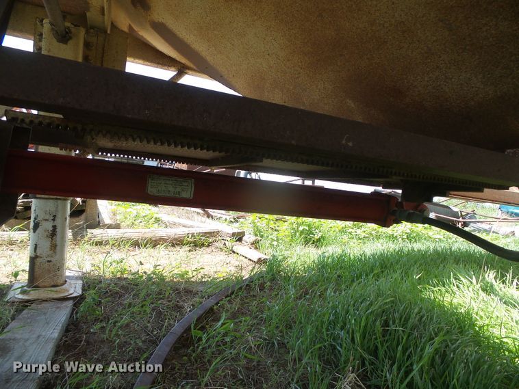 image for item DD0392 1999 shop built single hopper bottom grain trailer