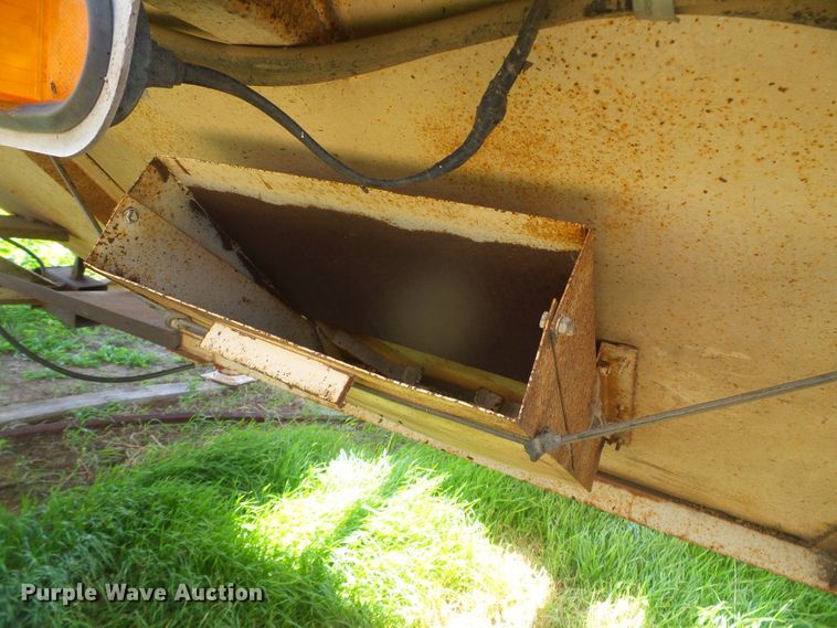 image for item DD0392 1999 shop built single hopper bottom grain trailer