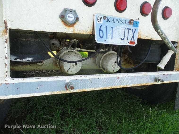 image for item DD0392 1999 shop built single hopper bottom grain trailer