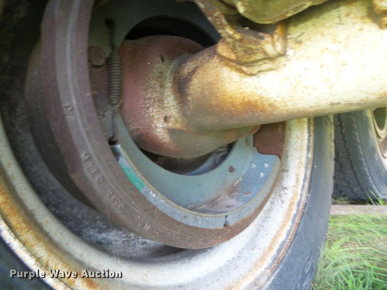 image for item DD0392 1999 shop built single hopper bottom grain trailer