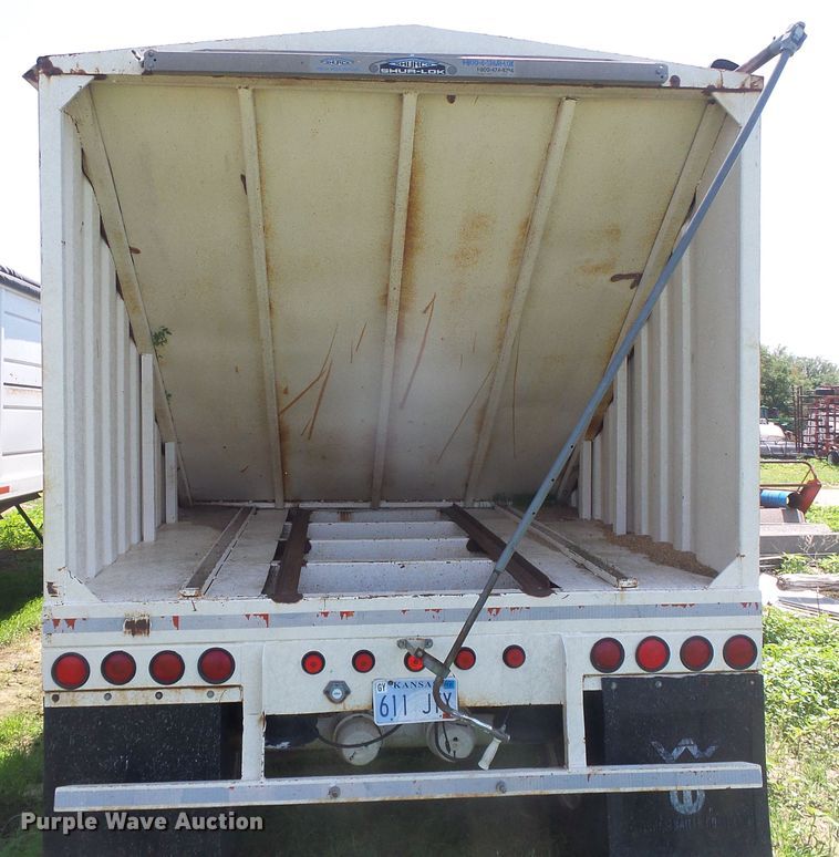 image for item DD0392 1999 shop built single hopper bottom grain trailer