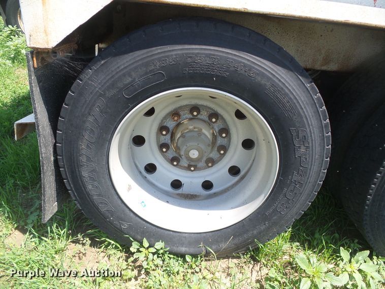 image for item DD0392 1999 shop built single hopper bottom grain trailer