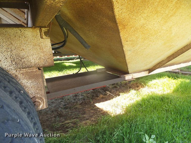 image for item DD0392 1999 shop built single hopper bottom grain trailer