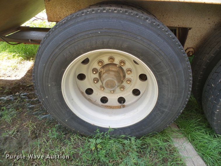 image for item DD0392 1999 shop built single hopper bottom grain trailer