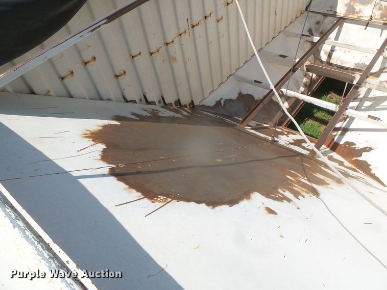 image for item DD0392 1999 shop built single hopper bottom grain trailer