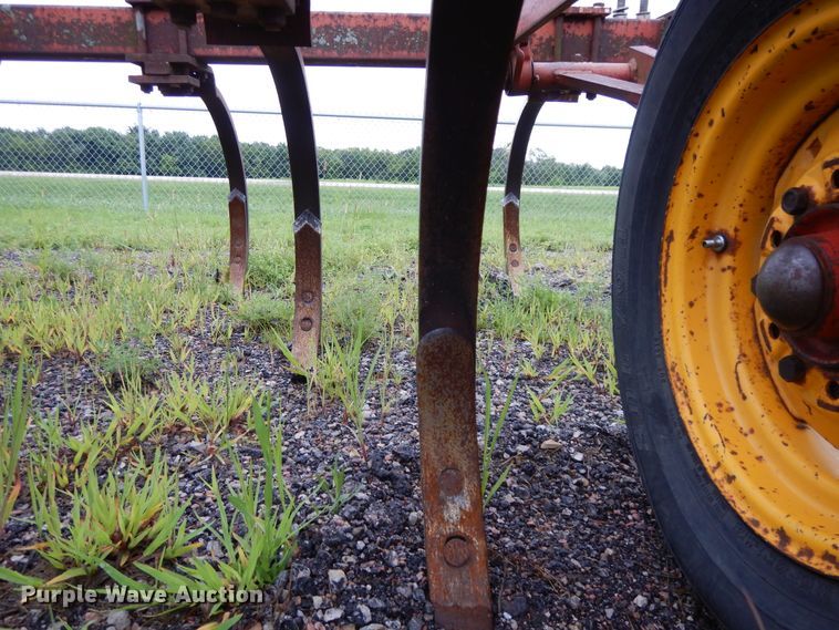 image for item DF5247 International 55 chisel