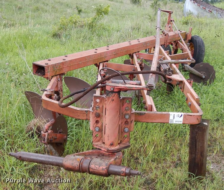 image for item DF5248 Massey-Ferguson 88 five bottom plow