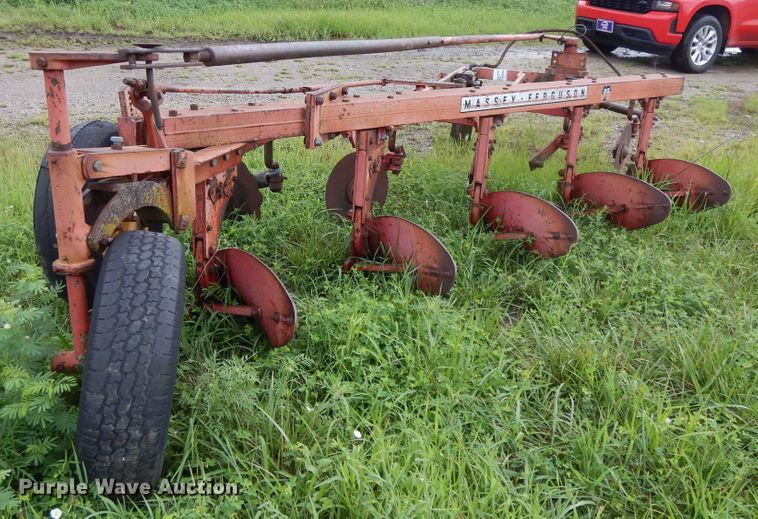 image for item DF5248 Massey-Ferguson 88 five bottom plow