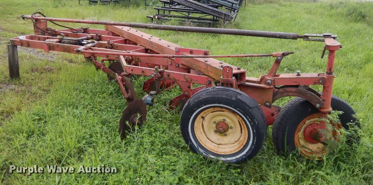 image for item DF5248 Massey-Ferguson 88 five bottom plow