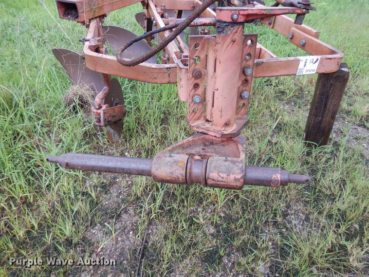 image for item DF5248 Massey-Ferguson 88 five bottom plow