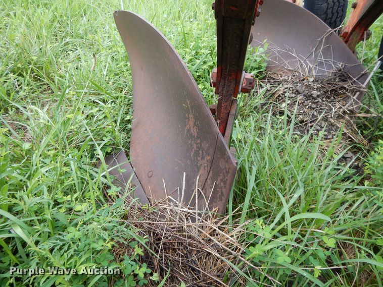 image for item DF5248 Massey-Ferguson 88 five bottom plow