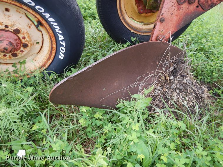 image for item DF5248 Massey-Ferguson 88 five bottom plow