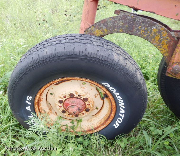 image for item DF5248 Massey-Ferguson 88 five bottom plow