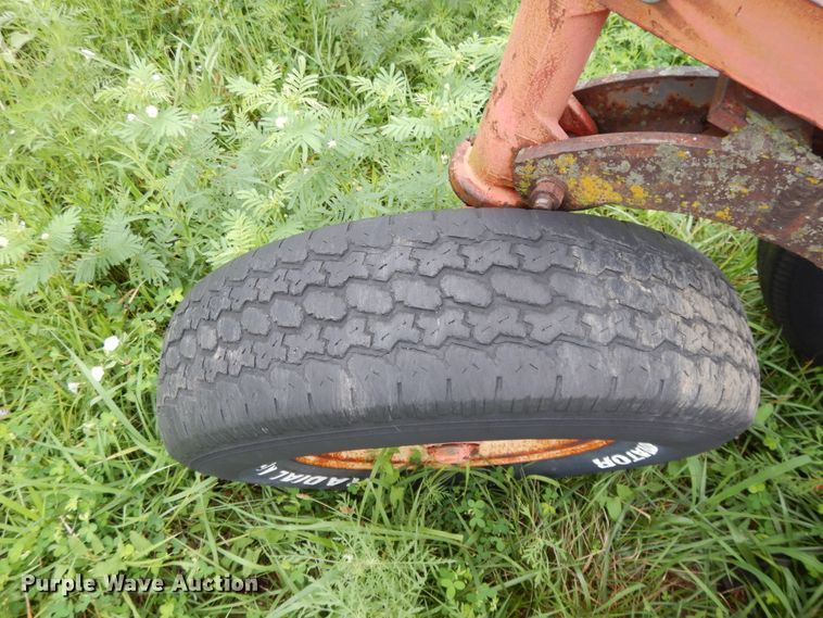 image for item DF5248 Massey-Ferguson 88 five bottom plow