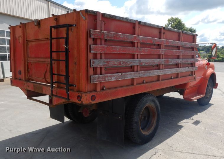 image for item DF5261 1967 Chevrolet 40  grain truck