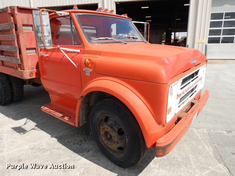 image for item DF5261 1967 Chevrolet 40  grain truck
