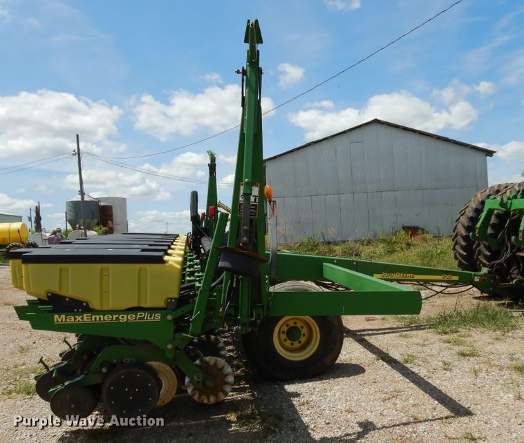 image for item DF5262 2004 John Deere 1780 no-till planter