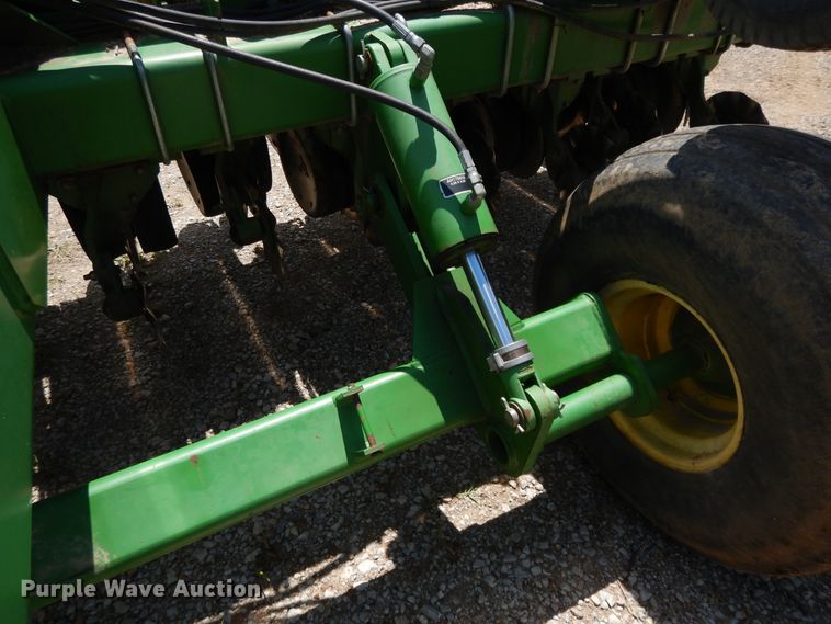 image for item DF5262 2004 John Deere 1780 no-till planter