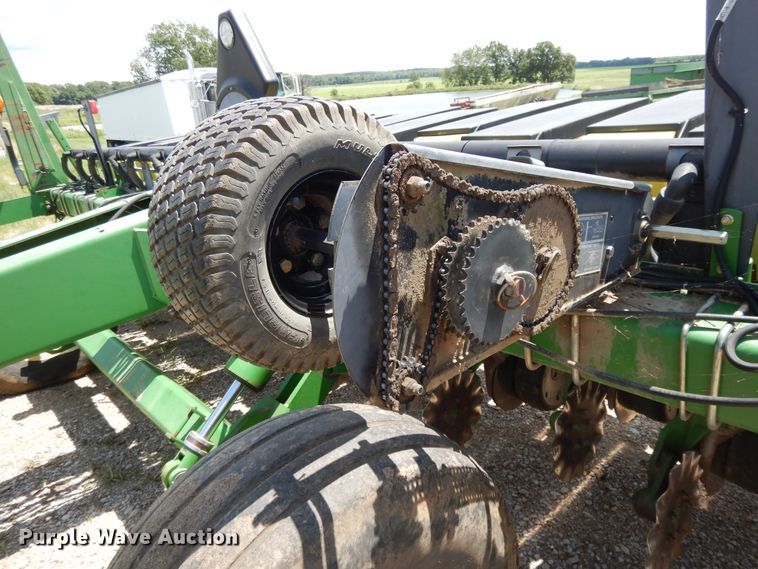 image for item DF5262 2004 John Deere 1780 no-till planter