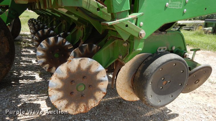 image for item DF5262 2004 John Deere 1780 no-till planter