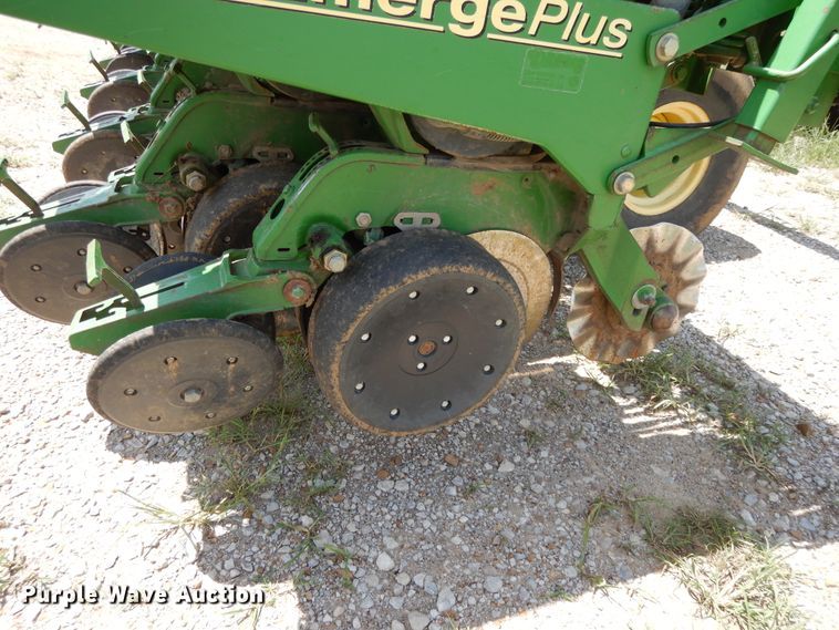 image for item DF5262 2004 John Deere 1780 no-till planter