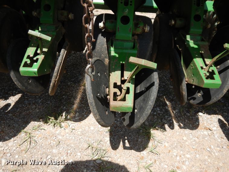 image for item DF5262 2004 John Deere 1780 no-till planter