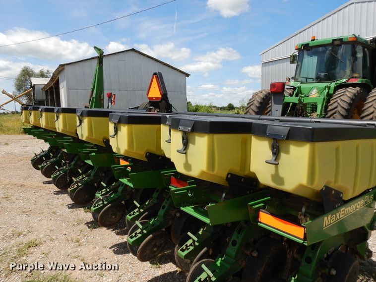 image for item DF5262 2004 John Deere 1780 no-till planter