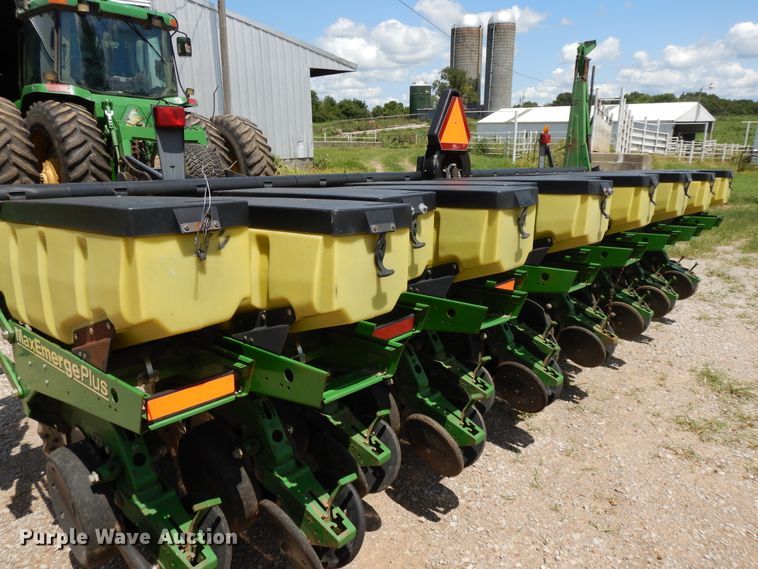 image for item DF5262 2004 John Deere 1780 no-till planter