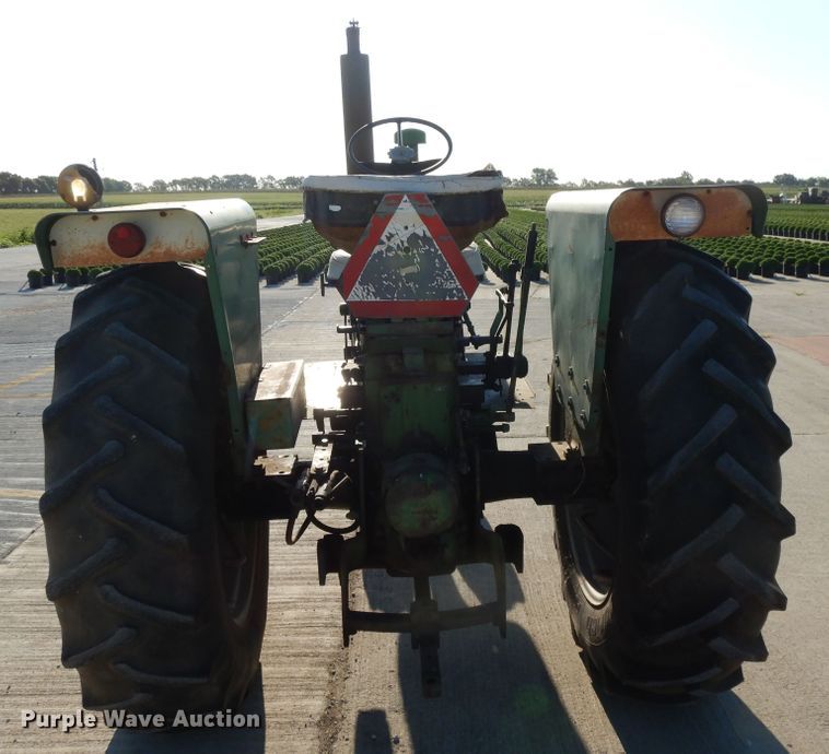image for item DF5272 1966 Oliver 1650  tractor