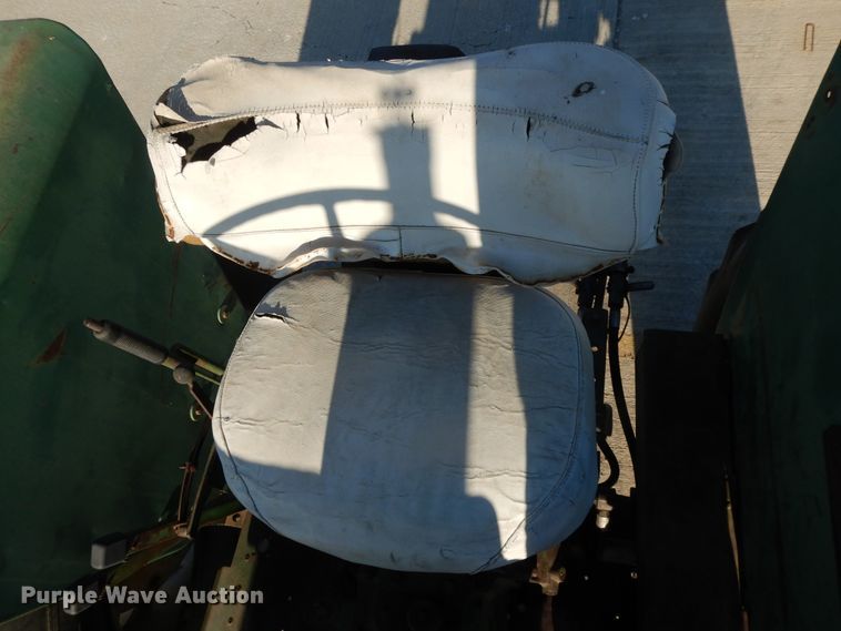 image for item DF5272 1966 Oliver 1650  tractor