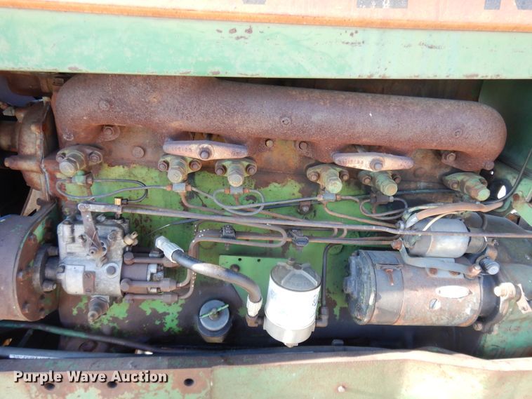 image for item DF5272 1966 Oliver 1650  tractor