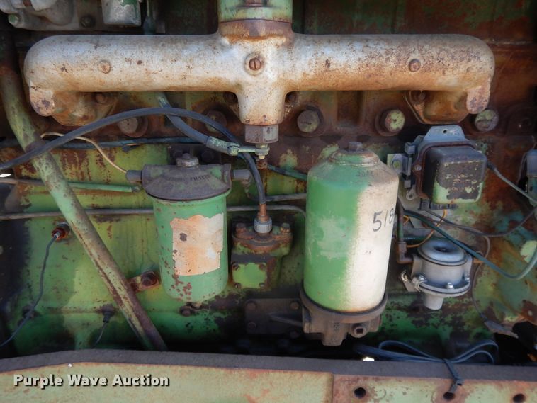 image for item DF5272 1966 Oliver 1650  tractor