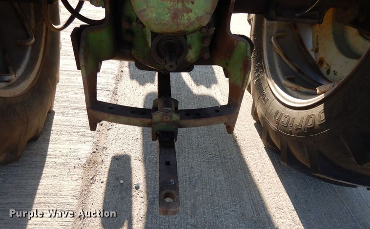 image for item DF5272 1966 Oliver 1650  tractor