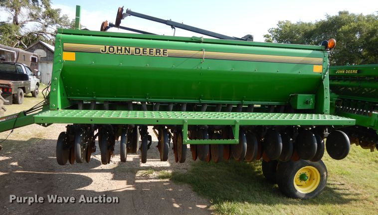 image for item DF5280 John Deere 455 grain drill