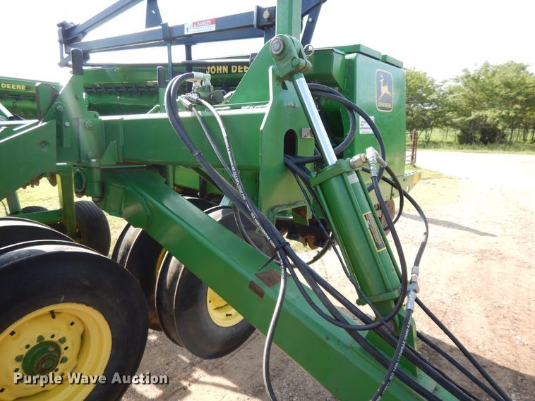 image for item DF5280 John Deere 455 grain drill