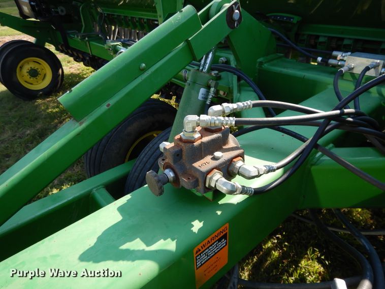 image for item DF5280 John Deere 455 grain drill