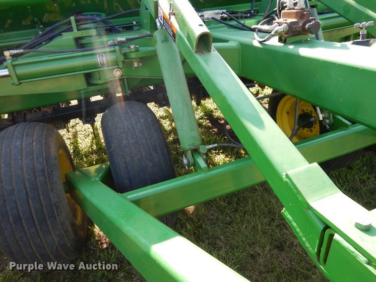image for item DF5280 John Deere 455 grain drill