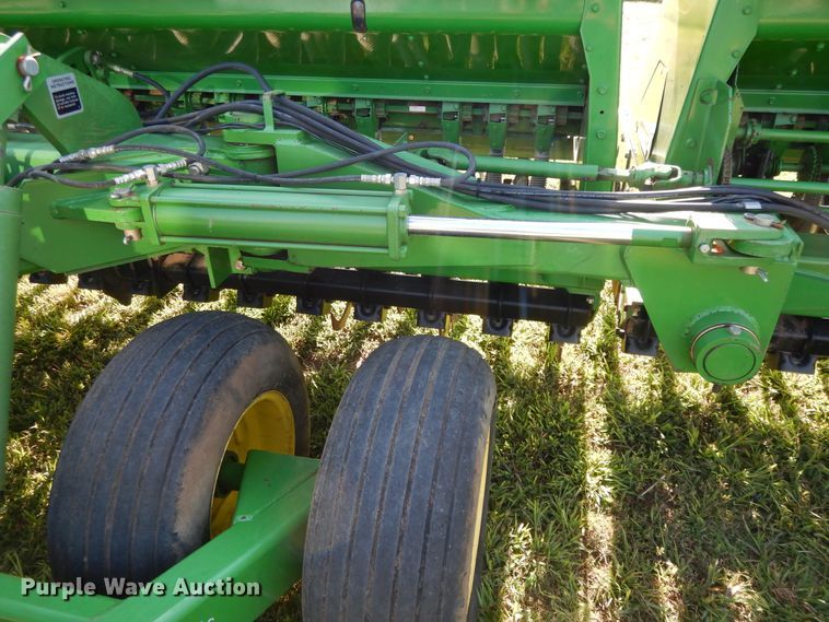 image for item DF5280 John Deere 455 grain drill