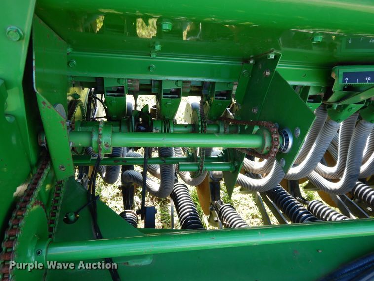 image for item DF5280 John Deere 455 grain drill