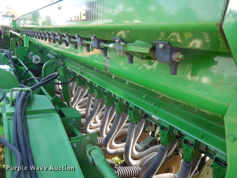 image for item DF5280 John Deere 455 grain drill