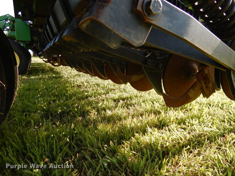 image for item DF5280 John Deere 455 grain drill