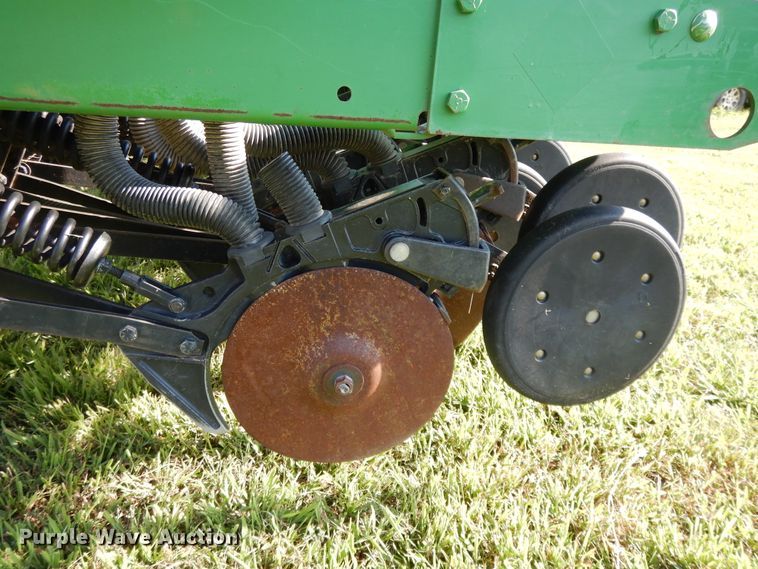 image for item DF5280 John Deere 455 grain drill