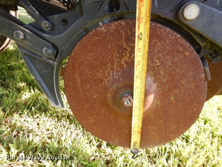 image for item DF5280 John Deere 455 grain drill