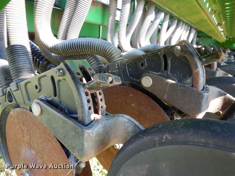 image for item DF5280 John Deere 455 grain drill