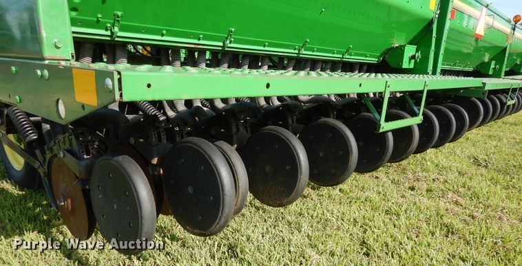 image for item DF5280 John Deere 455 grain drill