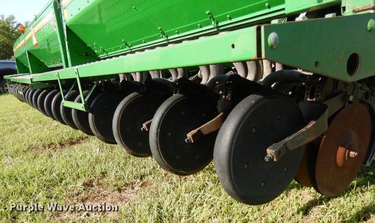 image for item DF5280 John Deere 455 grain drill