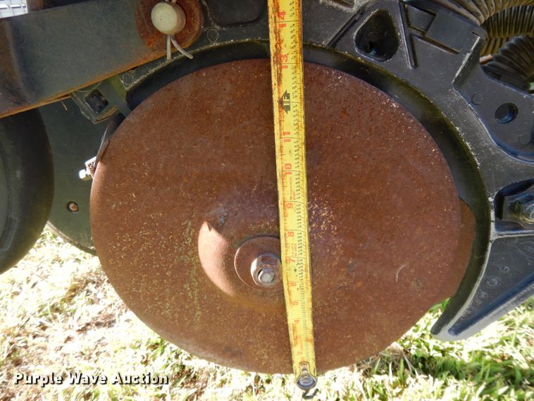 image for item DF5280 John Deere 455 grain drill