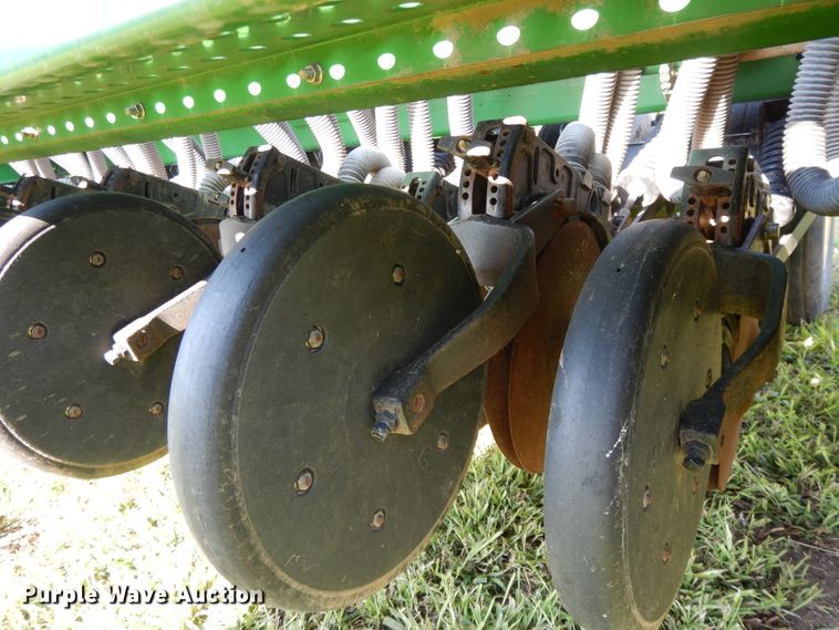 image for item DF5280 John Deere 455 grain drill