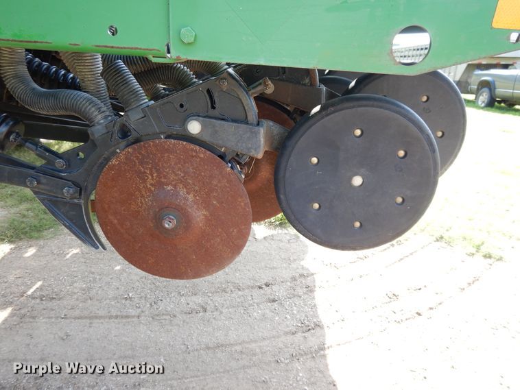 image for item DF5280 John Deere 455 grain drill